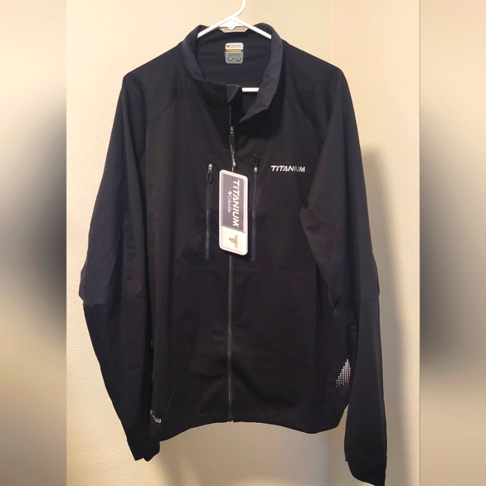 Columbia Titanum HighTail Black Windbreaker